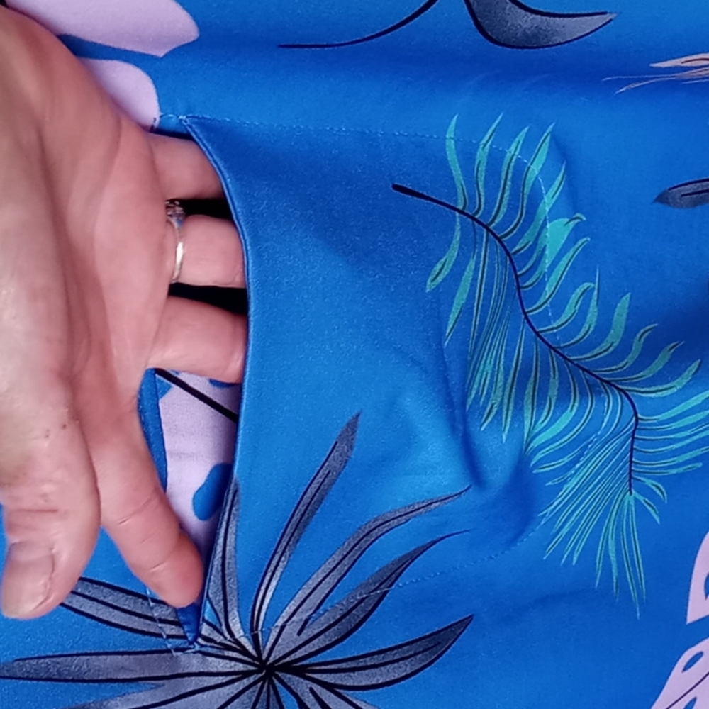 Dress - Picture 3 of 3